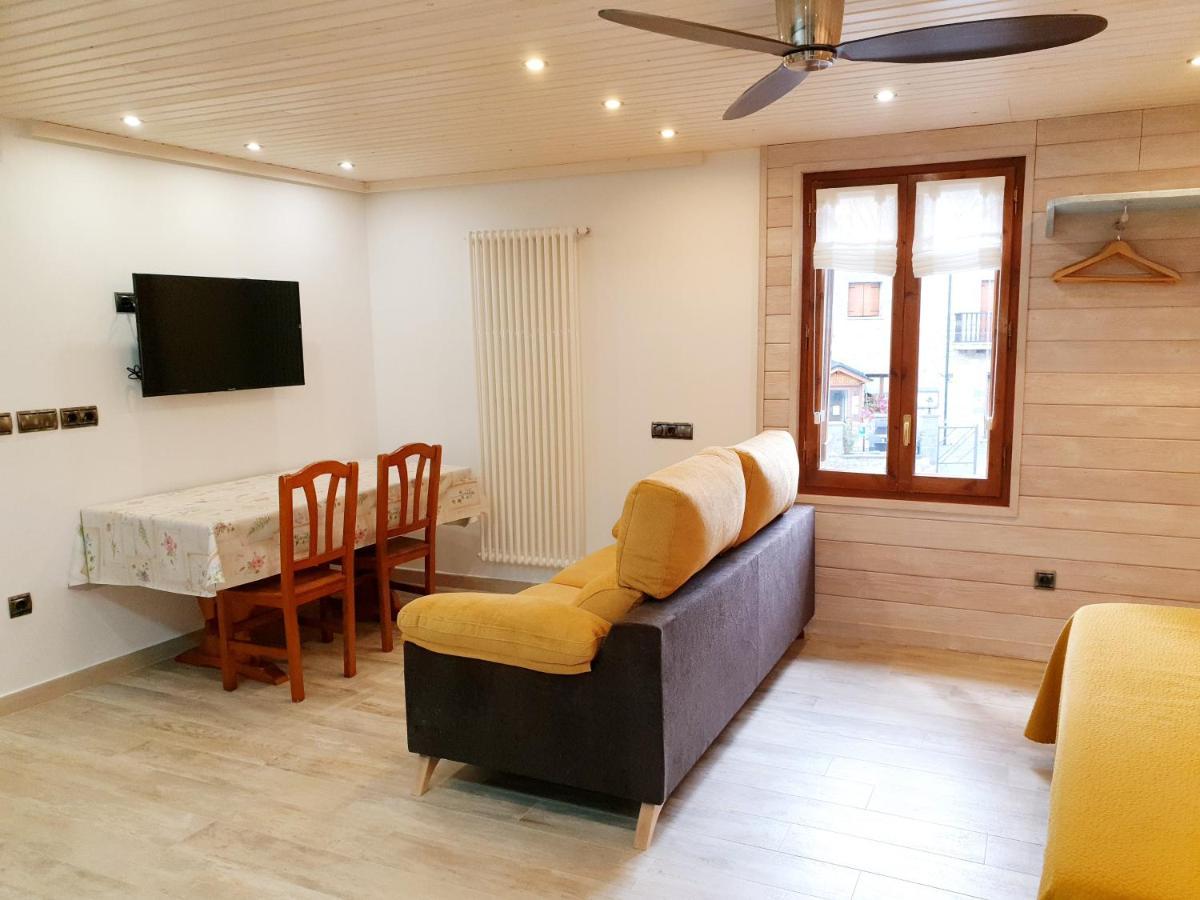 Apartamentos Casa Patro Tramacastilla de Tena Exteriér fotografie